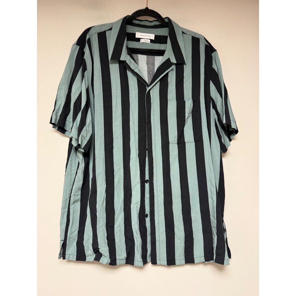 Urban Outfitters Shirt Mens XL Green Black Excellent Striped Rayon Camp Collar